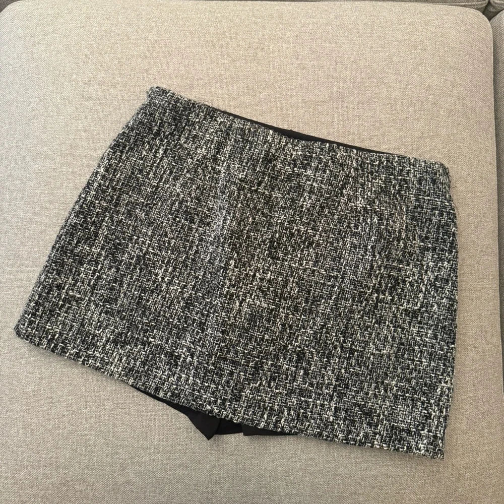 Abercrombie & Fitch Mini Skort - Picture 3 of 3